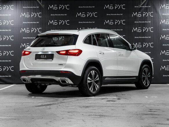 2025 Mercedes-Benz GLA 200 II (H247) Рестайлинг, белый, 4990000 рублей - вид 3