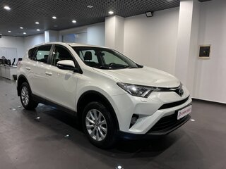 2016 Toyota RAV4 IV (XA40) Рестайлинг, белый, 2150000 рублей, вид 1