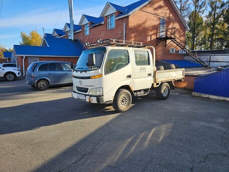 1990 Toyota Toyoace, белый, 650000 рублей, вид 2