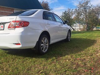 2010 Toyota Corolla X (E140, E150) Рестайлинг, белый, 970000 рублей, вид 4