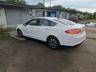 2013 Ford Fusion (North America) II, белый, 975000 рублей, вид 3
