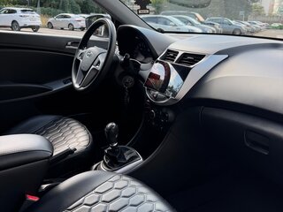 2016 Hyundai Solaris I Рестайлинг, белый, 1200000 рублей, вид 4