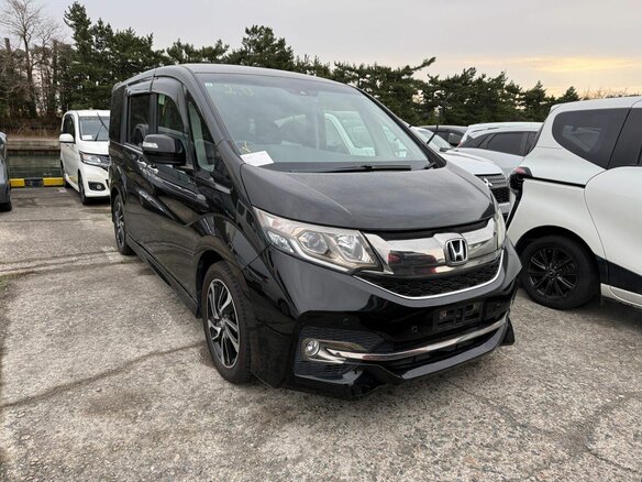 2017 Honda Stepwgn V, чёрный, 1865000 рублей