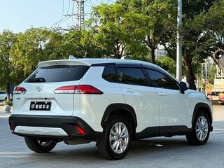 2023 Toyota Corolla Cross I, белый, 1850000 рублей, вид 4
