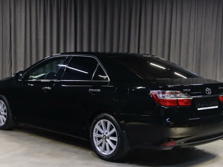 2016 Toyota Camry VII (XV50) Рестайлинг, чёрный, 1749000 рублей, вид 4