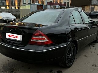 2004 Mercedes-Benz C-Класс 240 II (W203) Рестайлинг, чёрный, 300000 рублей, вид 5