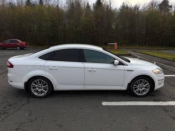 2013 Ford Mondeo IV Рестайлинг, белый, 540000 рублей - вид 1