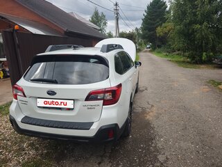 2018 Subaru Outback V Рестайлинг, белый, 2800000 рублей, вид 3