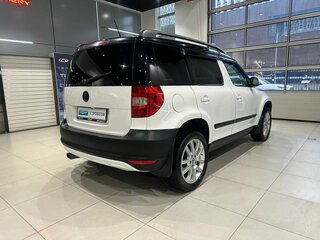 2012 Skoda Yeti I, белый, 575000 рублей, вид 4