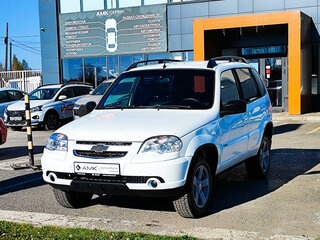2015 Chevrolet Niva I Рестайлинг, белый, 480000 рублей, вид 1