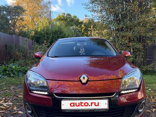 2014 Renault Megane III Рестайлинг, красный, 820000 рублей, вид 2
