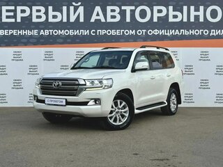 2016 Toyota Land Cruiser 200 Series Рестайлинг 2, белый, 4699000 рублей, вид 1