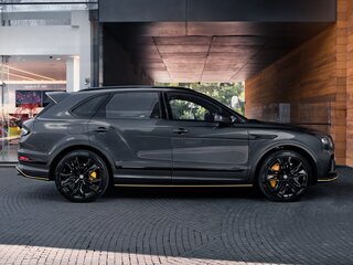 2025 Bentley Bentayga Speed I Рестайлинг, серый, 45500000 рублей, вид 3