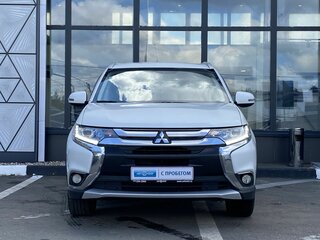 2017 Mitsubishi Outlander III Рестайлинг 2, белый, 1439000 рублей, вид 2