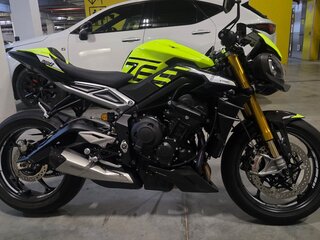 2023 Triumph Street Triple, жёлтый, 1420000 рублей, вид 3