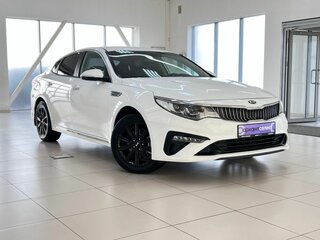 2019 Kia Optima IV Рестайлинг, белый, 1994000 рублей, вид 3