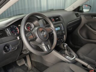2014 Volkswagen Jetta VI Рестайлинг, серый, 909000 рублей, вид 5