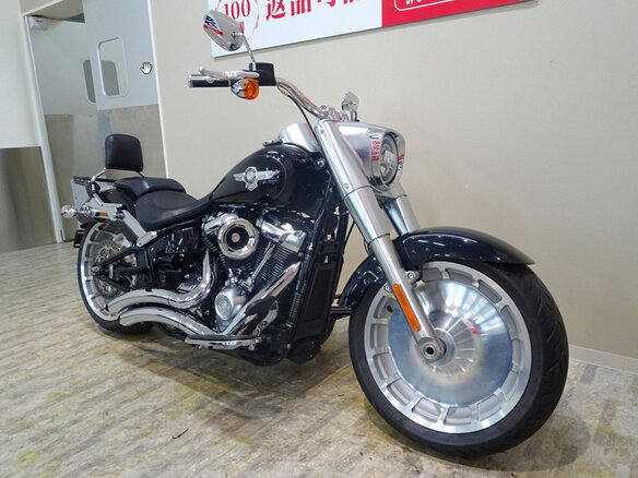 2019 Harley-Davidson Fat Boy, чёрный, 1610000 рублей