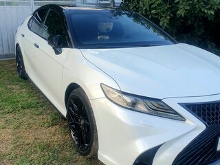 2019 Toyota Camry VIII (XV70), белый, 3320000 рублей, вид 3