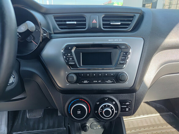 2014 Kia Rio 6-speed III, коричневый, 825000 рублей - вид 14