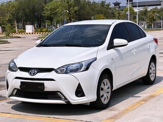 2022 Toyota Yaris IV, белый, 890000 рублей, вид 3