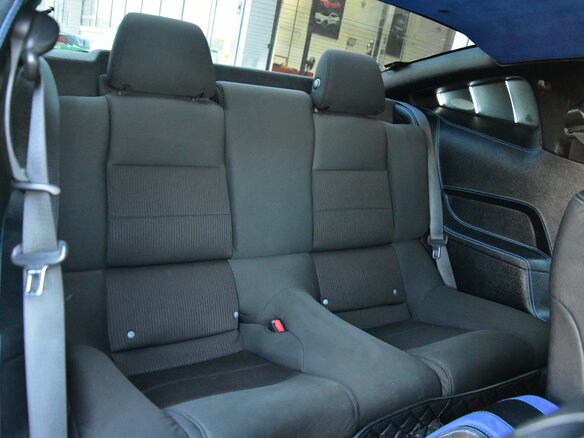 2011 Ford Mustang V Рестайлинг, белый, 1750000 рублей - вид 10