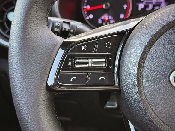 2021 Kia Cerato IV Рестайлинг, белый, 1565000 рублей - вид 15
