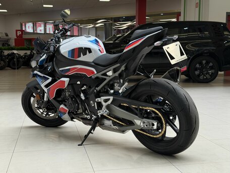 2025 BMW M 1000 R, белый, 2670000 рублей, вид 3