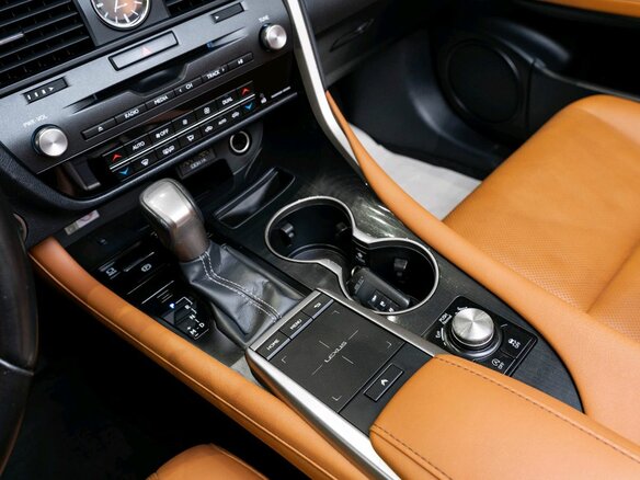 2020 Lexus RX 300 IV Рестайлинг, белый, 5049000 рублей - вид 32