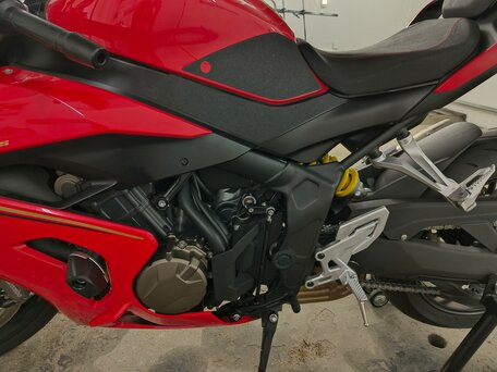 2025 QJMotor SRK 800 RR, красный, 700000 рублей, вид 3