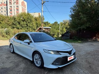 2019 Toyota Camry VIII (XV70), белый, 2520000 рублей, вид 3