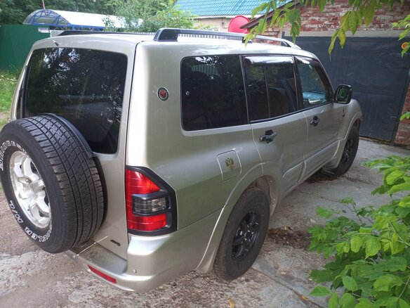 2000 Mitsubishi Montero III, серый, 650000 рублей - вид 4