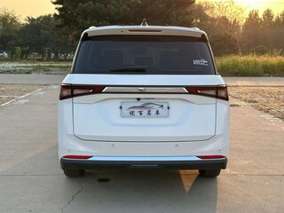 2023 Wuling Jiachen, белый, 1390000 рублей, вид 4
