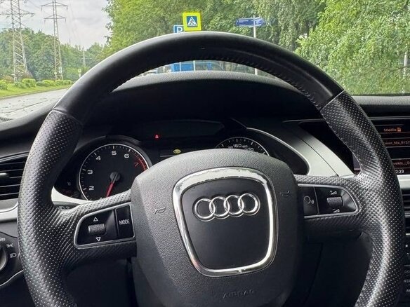 2011 Audi A4 IV (B8), белый - вид 10