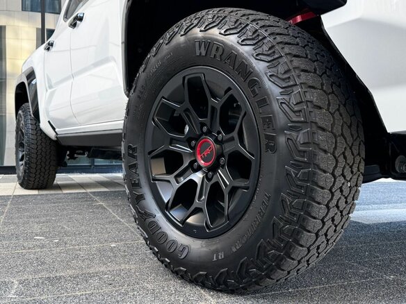 2025 Toyota Tacoma IV, белый, 11190000 рублей - вид 6