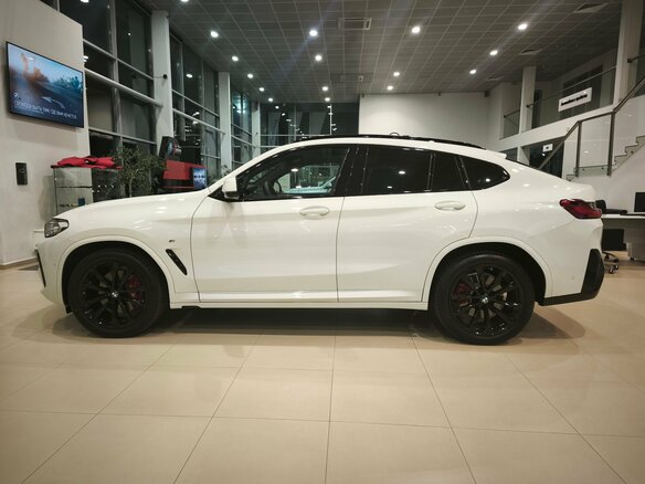 2025 BMW X4 20i II (G02) Рестайлинг, белый, 8200000 рублей - вид 9
