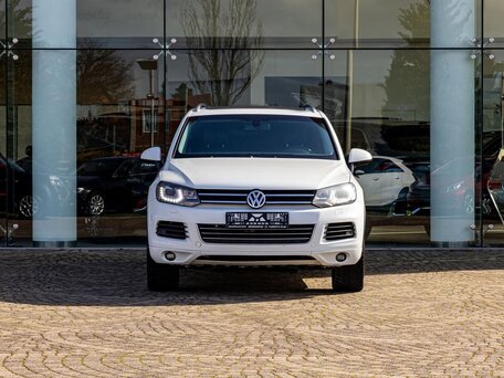 2014 Volkswagen Touareg II, белый, 2235000 рублей, вид 2