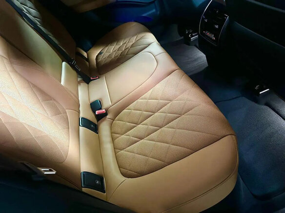 2024 BMW X6 40i III (G06) Рестайлинг, красный, 11267740 рублей - вид 16
