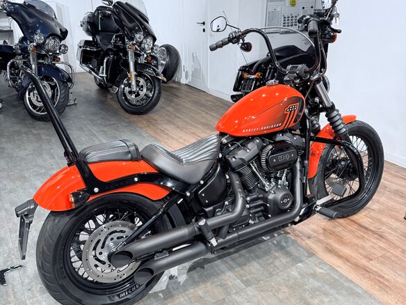 2021 Harley-Davidson Street Bob, оранжевый, 1699000 рублей - вид 35