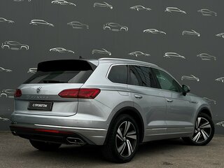 2019 Volkswagen Touareg III, серый, 4296400 рублей, вид 2