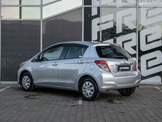 2012 Toyota Vitz III (XP130), серый, 900000 рублей, вид 2
