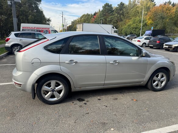 2010 Ford Focus II Рестайлинг, серебристый, 510000 рублей - вид 7