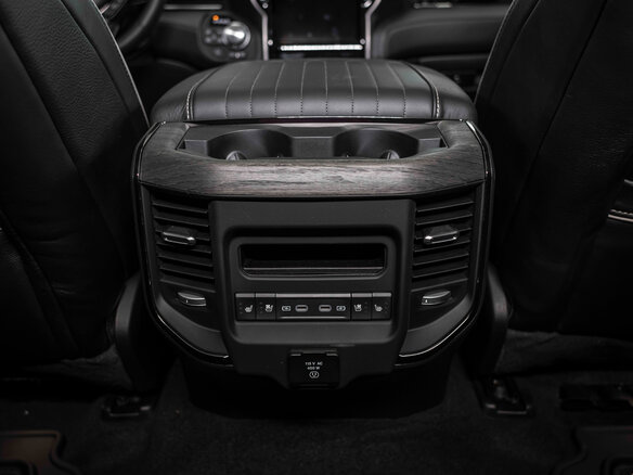 2026 Ram 1500 Crew Cab eTorque V Рестайлинг, чёрный, 11494964 рублей - вид 23