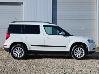 2016 Skoda Yeti I Рестайлинг, белый, 1200000 рублей, вид 4
