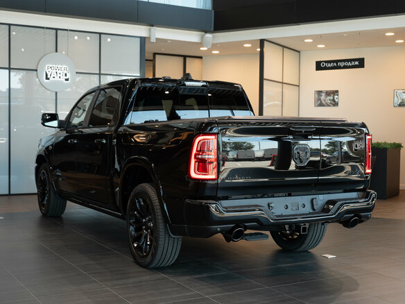 2026 Ram 1500 Crew Cab eTorque V Рестайлинг, чёрный, 13700000 рублей - вид 5