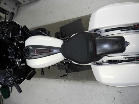 2024 Harley-Davidson CVO Road Glide ST, белый, 5490000 рублей, вид 3