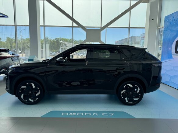 2026 Omoda C7, чёрный - вид 3