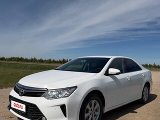 2016 Toyota Camry VII (XV50) Рестайлинг, белый, 1850000 рублей, вид 1