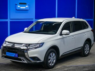2019 Mitsubishi Outlander III Рестайлинг 3, белый, 2075000 рублей, вид 2