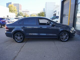 2018 Volkswagen Polo V Рестайлинг, серый, 870000 рублей, вид 4